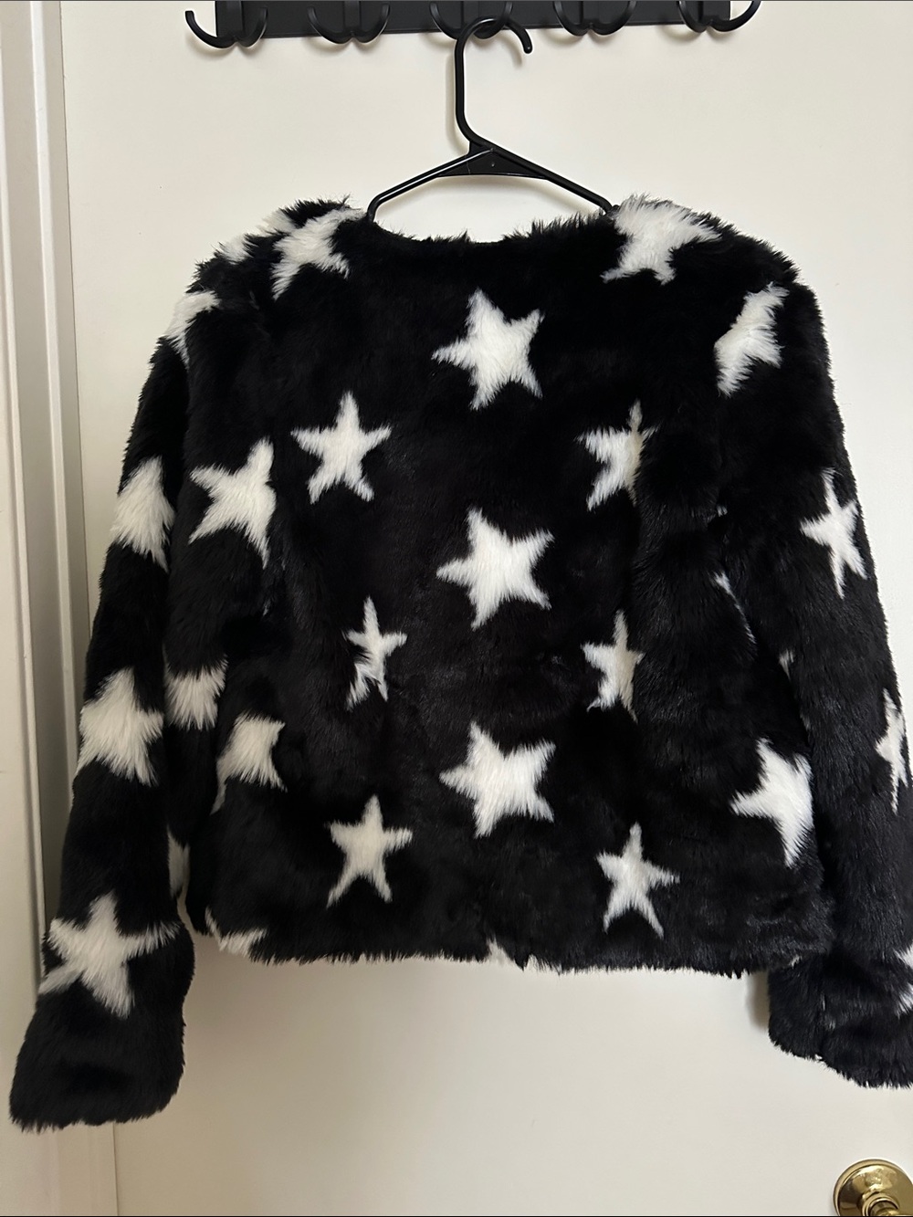 Black Faux Fur - Picture 4 of 4
